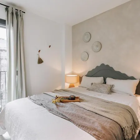 Sare - 3 Bedrooms In Eixample Esquerra Barcelona