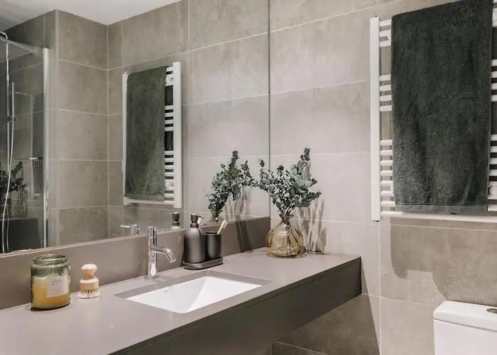 Sare - 3 Bedrooms In Eixample Esquerra *